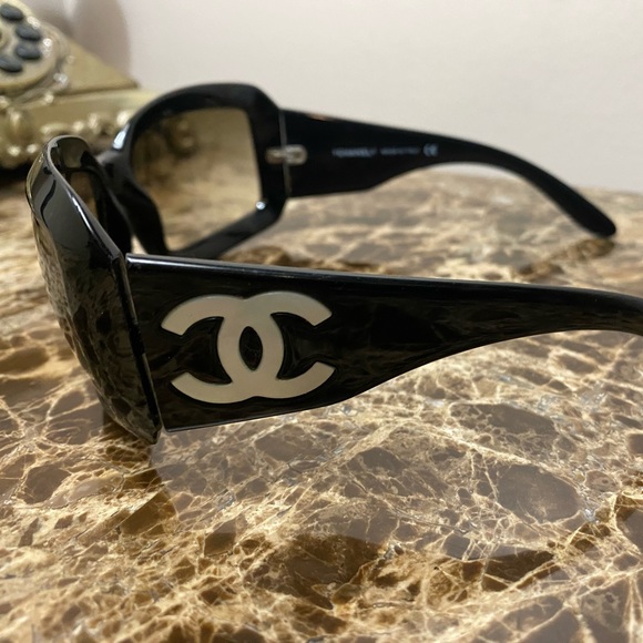 Very Nice Authentic Vintage Chanel Sunglasses.”90’s”Rare - Picture 3 of 4